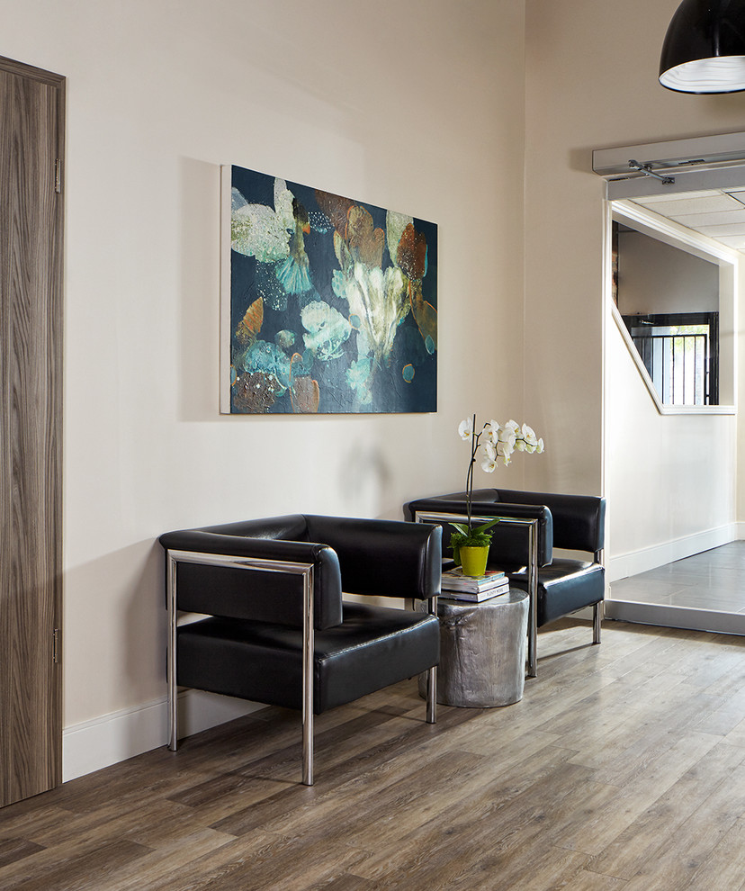 Home design - modern home design idea in Toronto