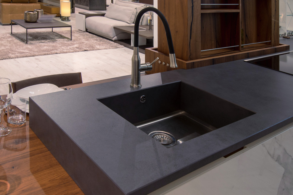 Giulia Novars в Екатеринбурге.