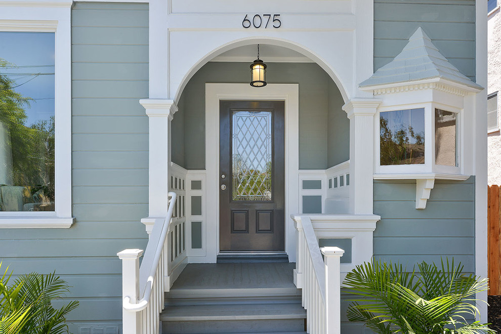 Design ideas for a traditional entryway in San Francisco.