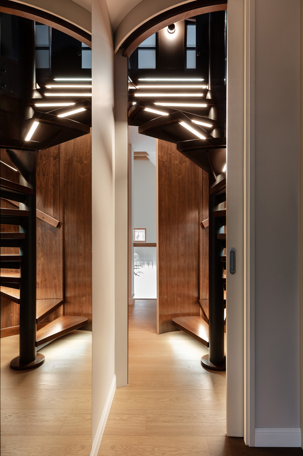 Дом с потайной лестницей