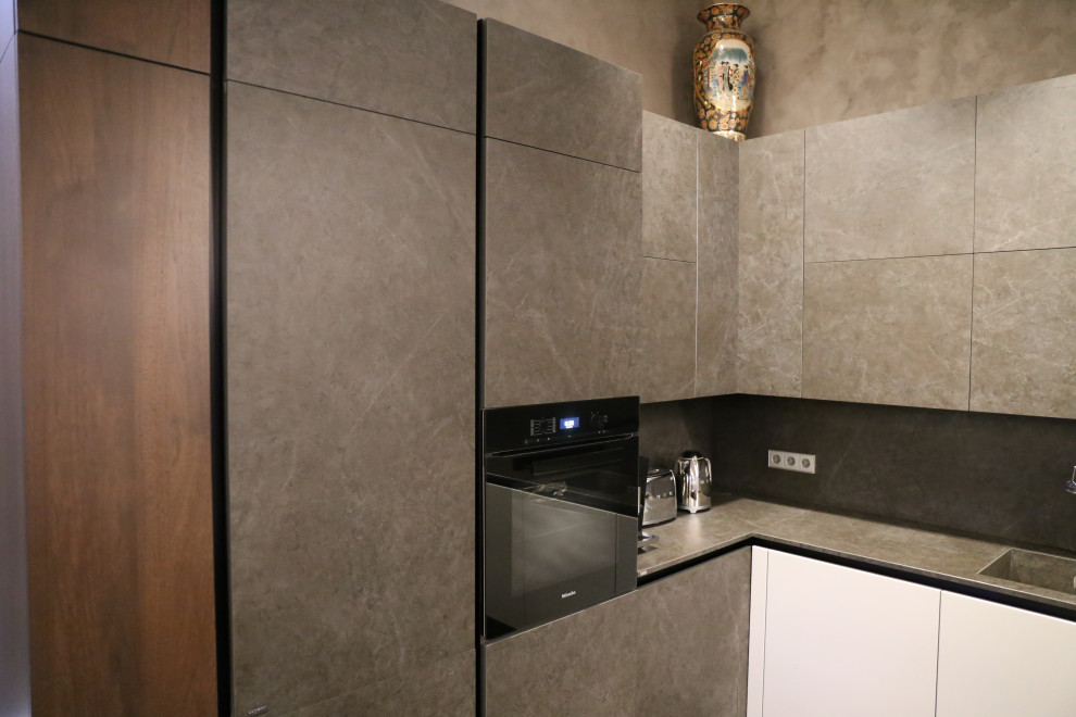 Четырехкомнатная квартира на Чистых Прудах