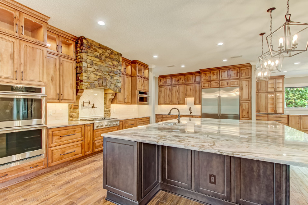 Expansive country kitchen in Jacksonville.