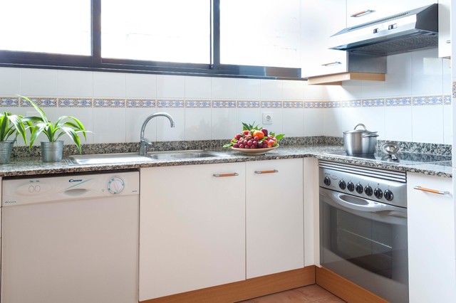 Home Staging en D&uacute;plex en Coru&ntilde;a contemporaneo-cucina