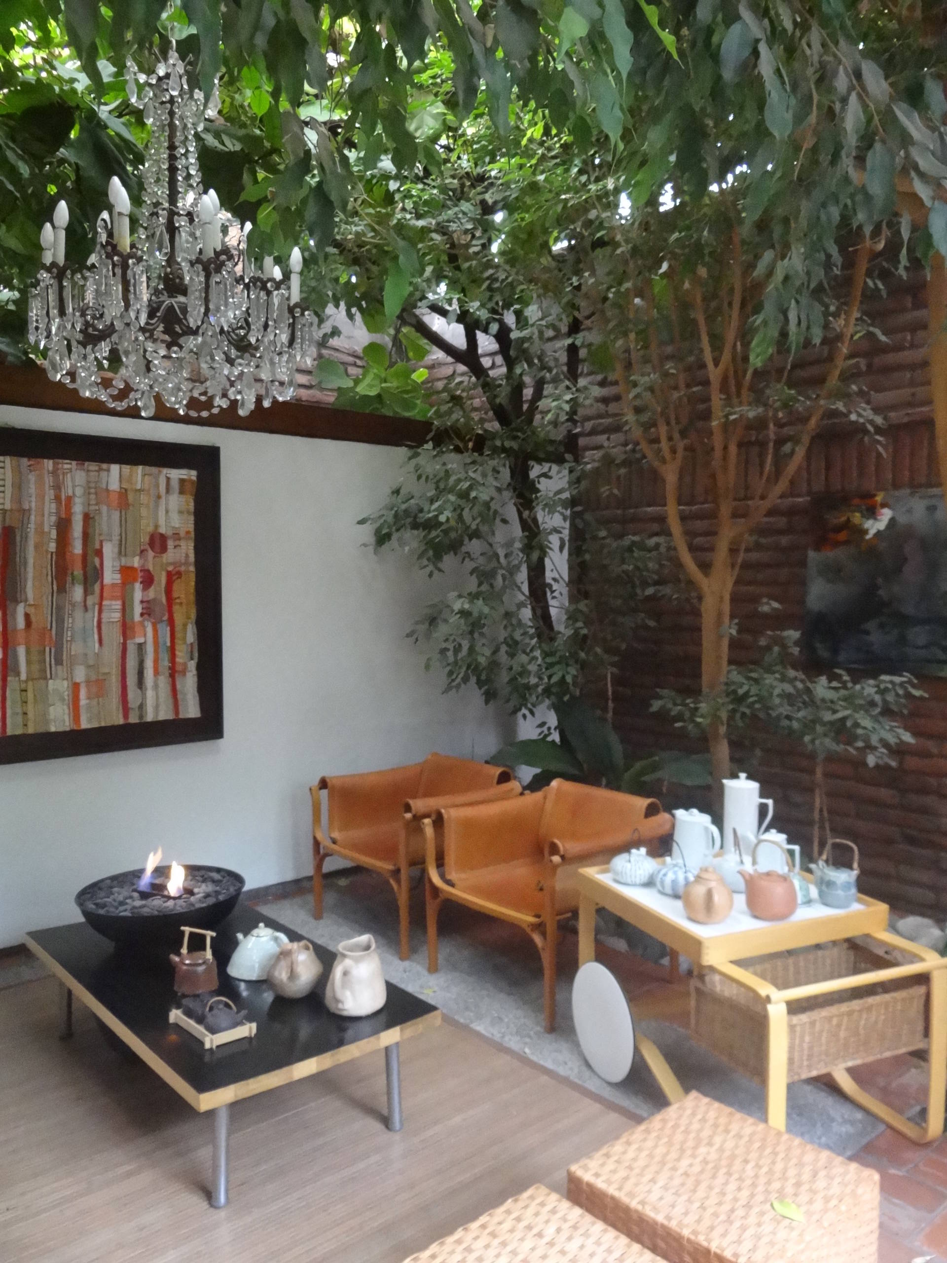 Houzz Tour: Eclectic Chilean Home Embraces Trees