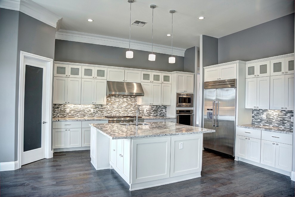Example of a transitional kitchen design in Phoenix