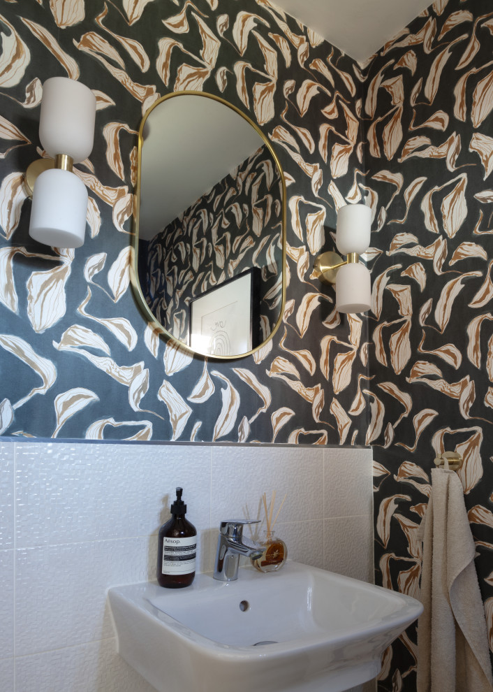Millground Field - Cloakroom with Patterned Wallpaper