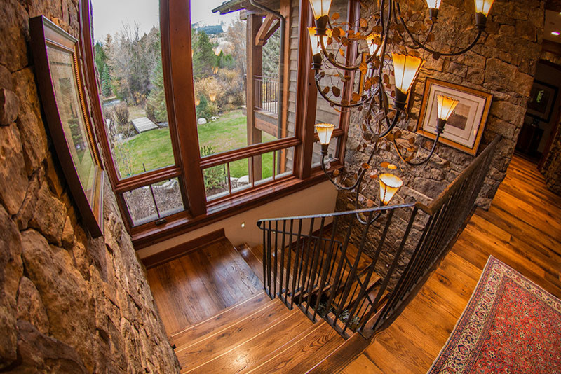 Design ideas for a country staircase in Denver.