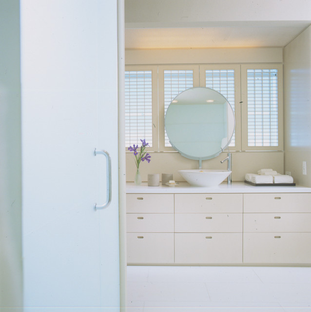highland park contemporary-bathroom