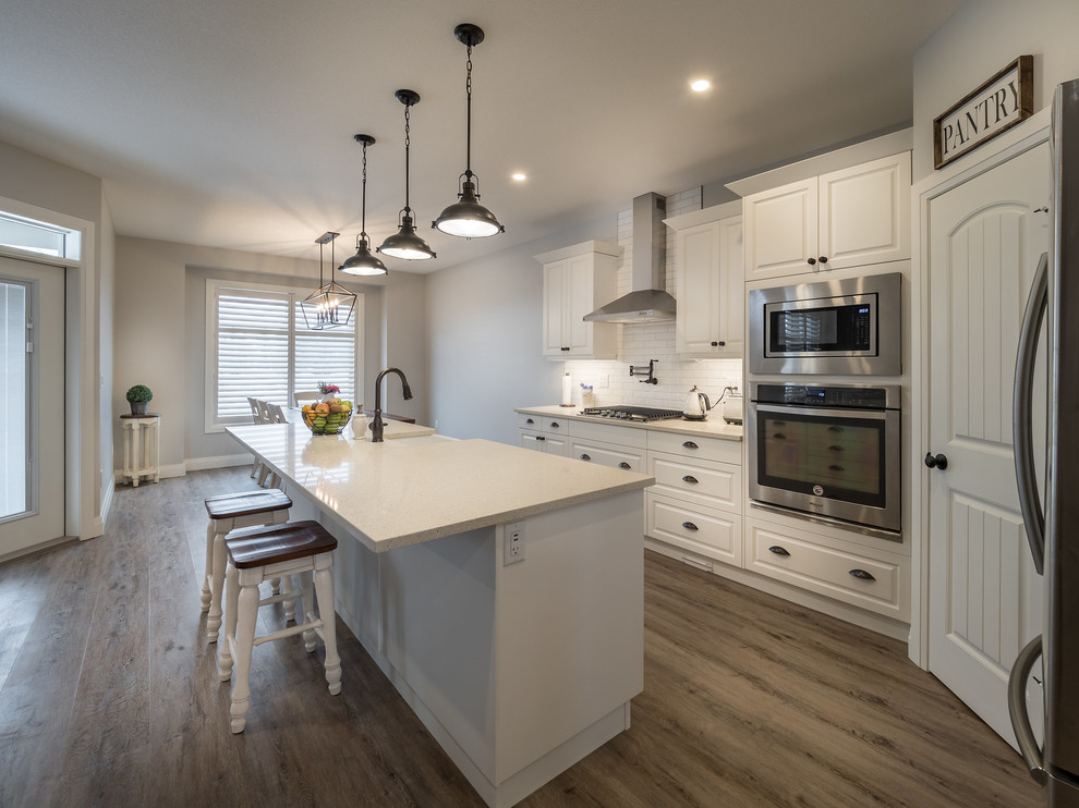 Inspiration for a transitional kitchen remodel in Edmonton