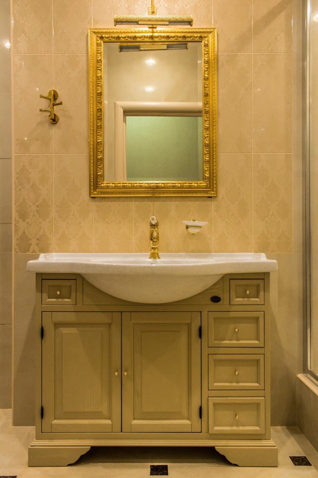 Трехкомнатная квартира на Загребском бульваре