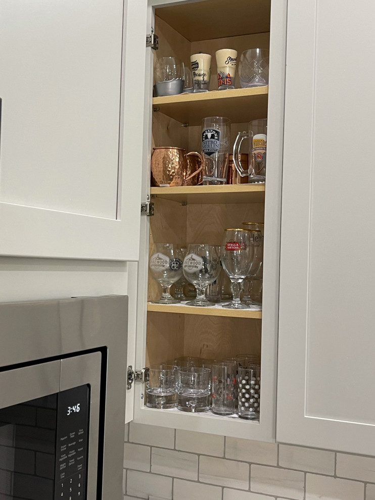 Kitchen - kitchen idea in Dallas