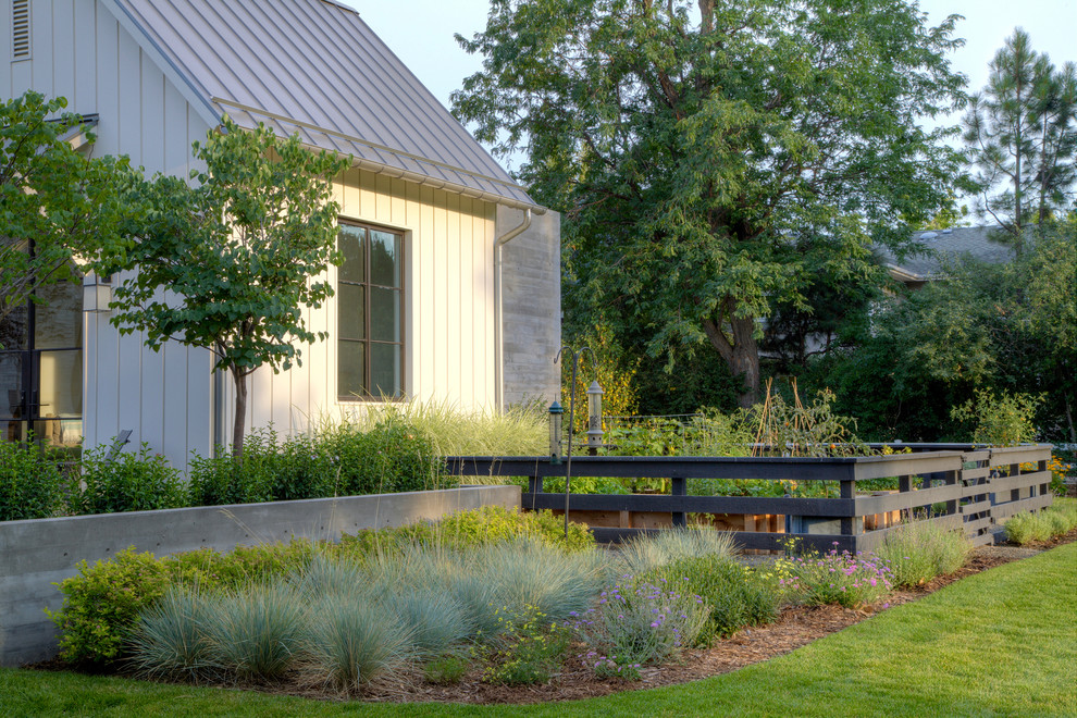 Farmhouse Fresh Contemporary Landscape Denver by Designs by Sundown