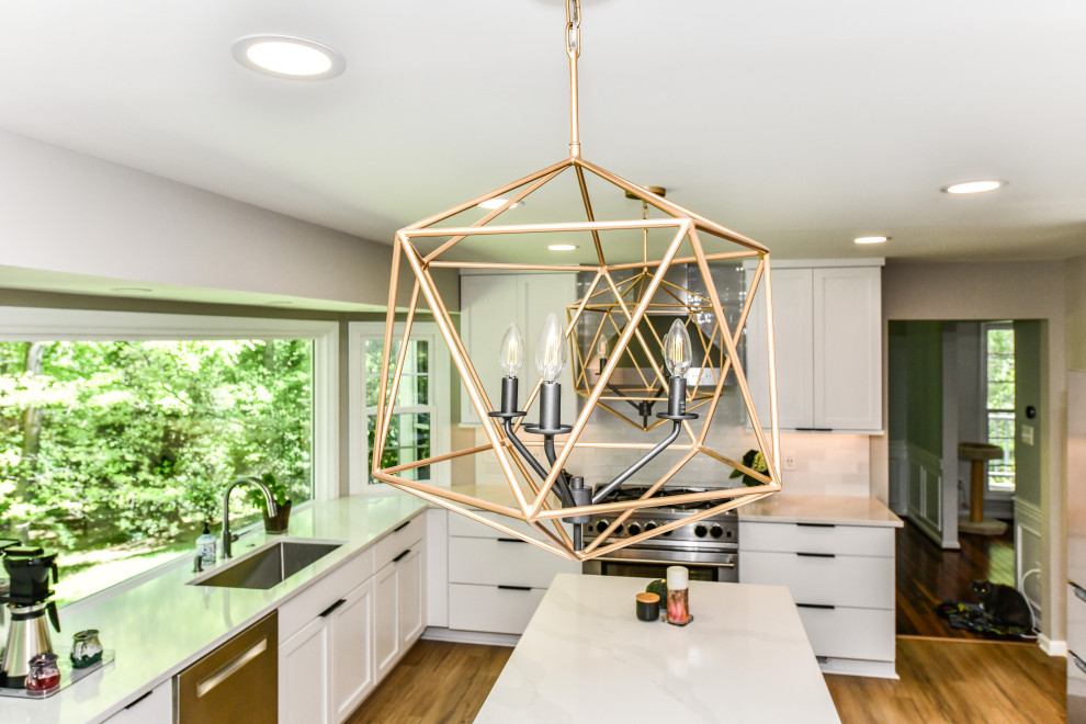 Transitional kitchen photo in DC Metro