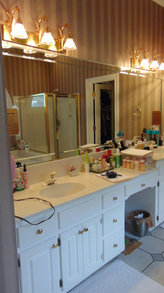 Chand Master/Guest bath