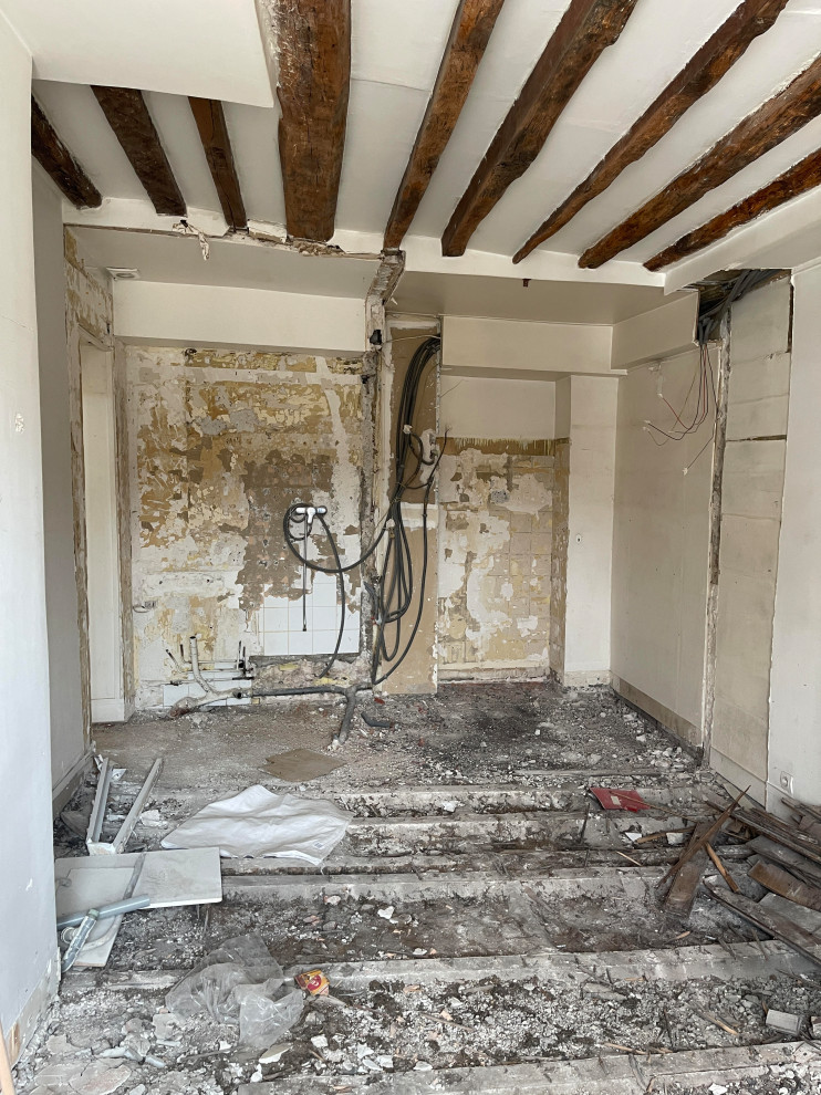 Photo de la chambre (création d'une salle d'eau au fond) - Chantier