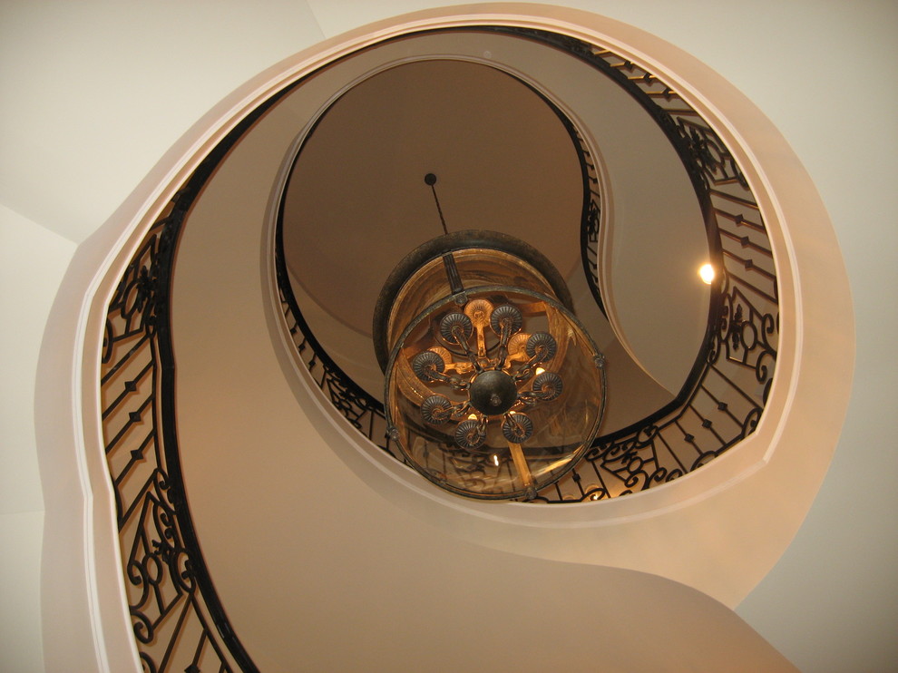 Photo of a traditional staircase in Houston.