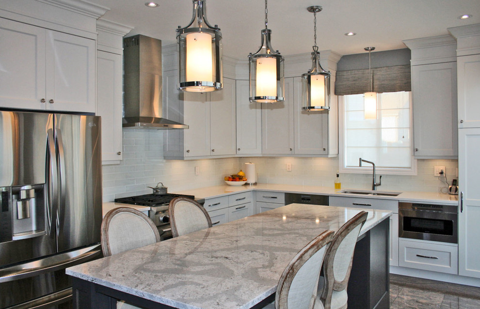 Kitchen - transitional kitchen idea in Toronto