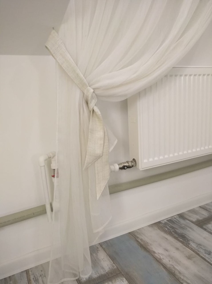 легкие шторы в двухуровневую квартиру