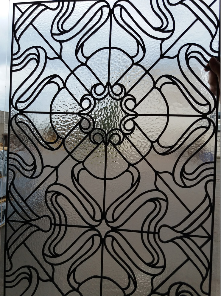 Витражи Реалистик в окнах загородного дома