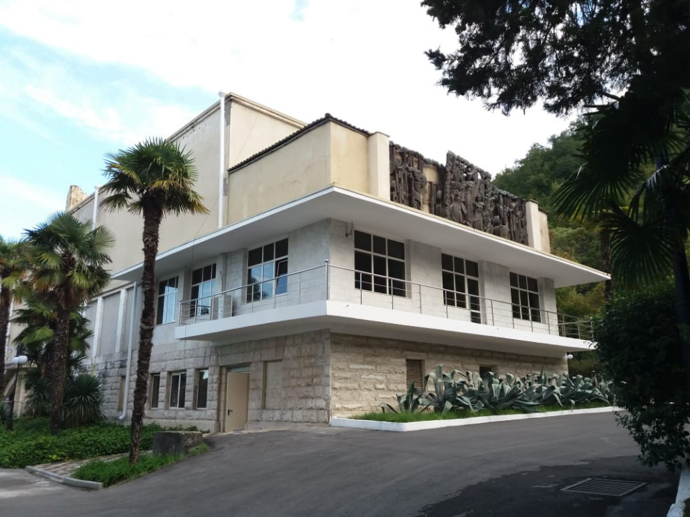 Остекление отеля "Амры"