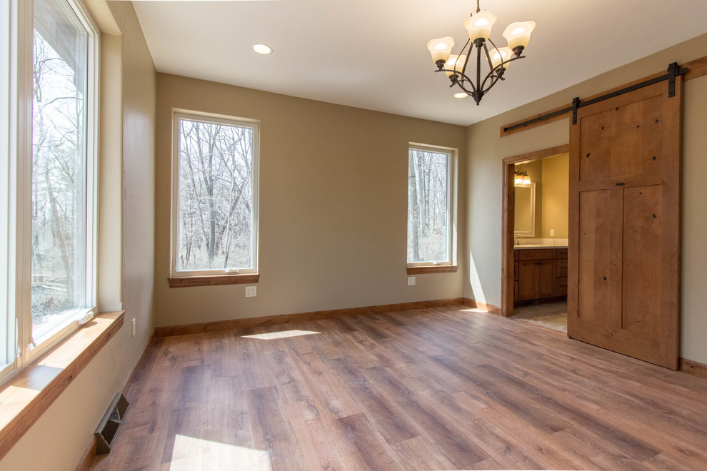Mountain style bedroom photo in Milwaukee