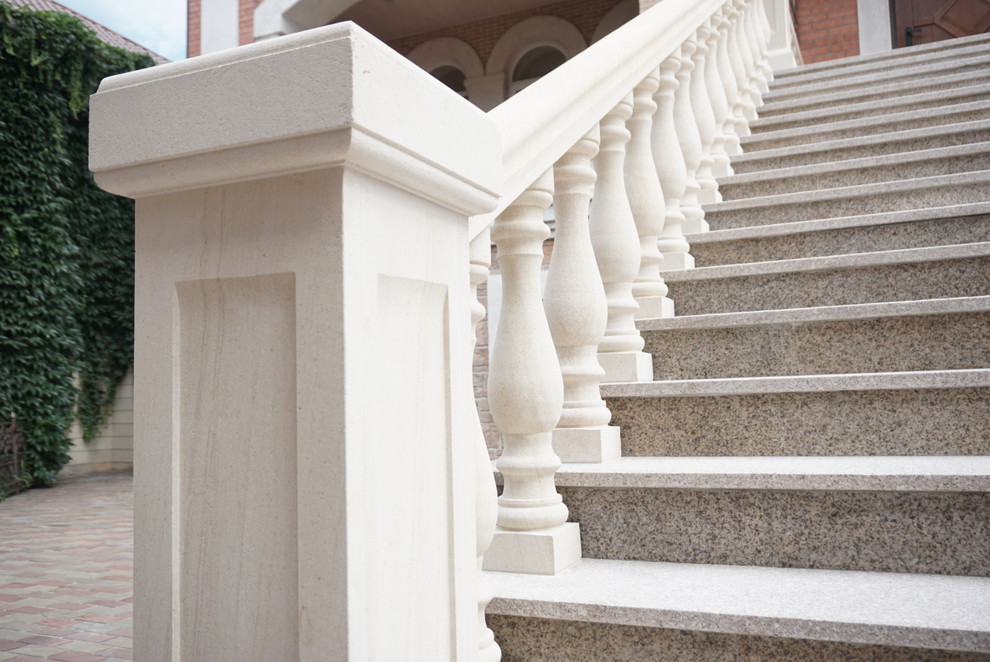 Входная зона из камня