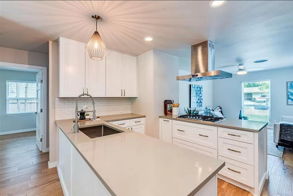 Example of a transitional kitchen design in Austin