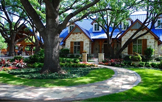 Traditional garden in Dallas.