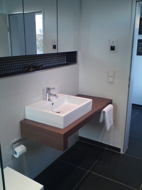 Blaues Mosaik im Bad