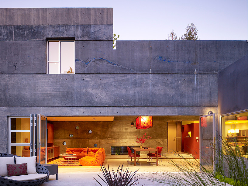 Large contemporary two-storey concrete grey exterior in San Francisco.