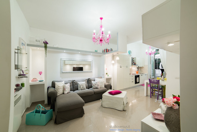 Un nido per due eclectic-living-room