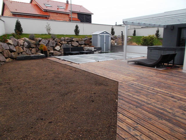 MAISON OSSATURE OSSATURE TOITURE VEGETALISEE contemporary-deck