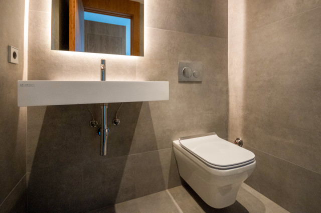 Banys moderno-bagno-di-servizio