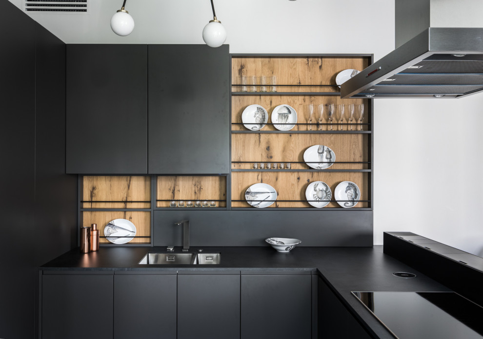 Яркая квартира с элементами из латуни