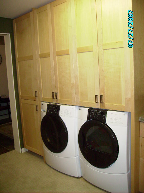 Design ideas for an asian laundry room in Hawaii.