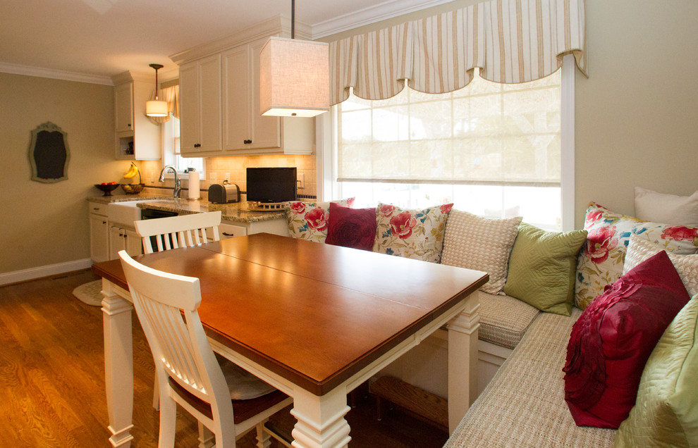 Example of a transitional kitchen design in Birmingham