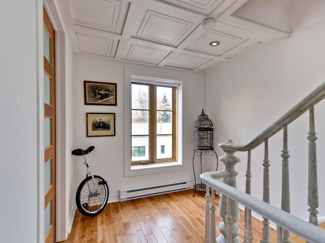 Portfolio traditional-staircase