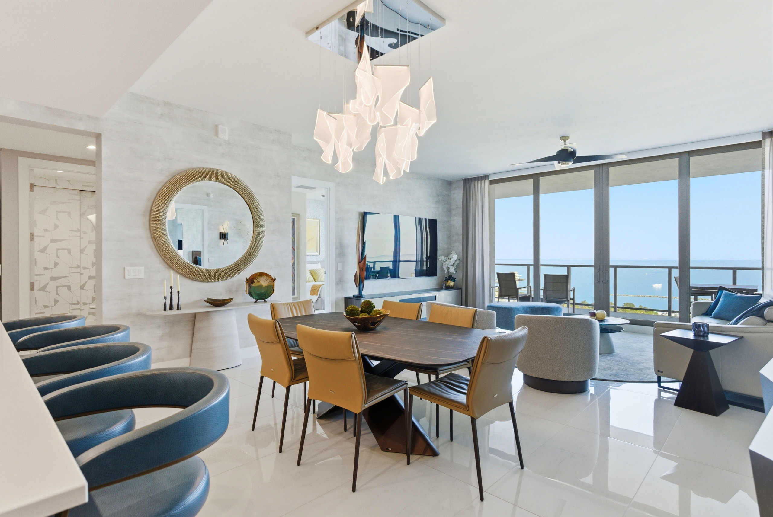 We Love Travel and Art