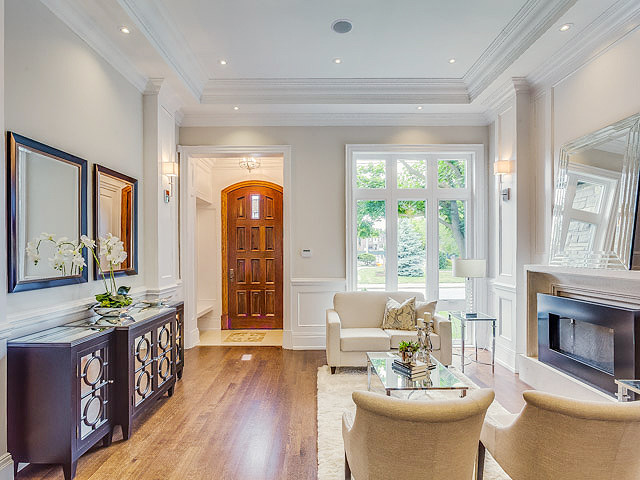 Home design - transitional home design idea in Toronto
