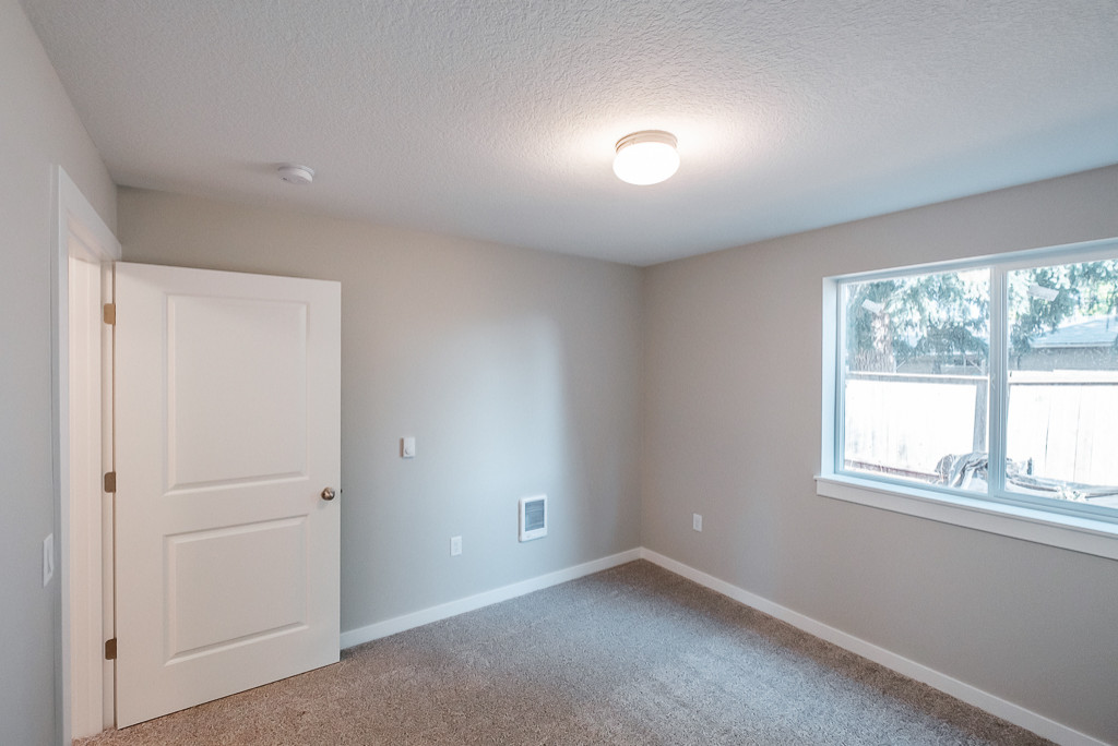Plymouth Hills Apartments
