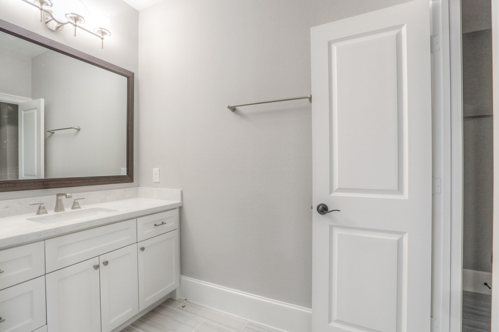 Inspiration for a transitional bathroom remodel in Houston