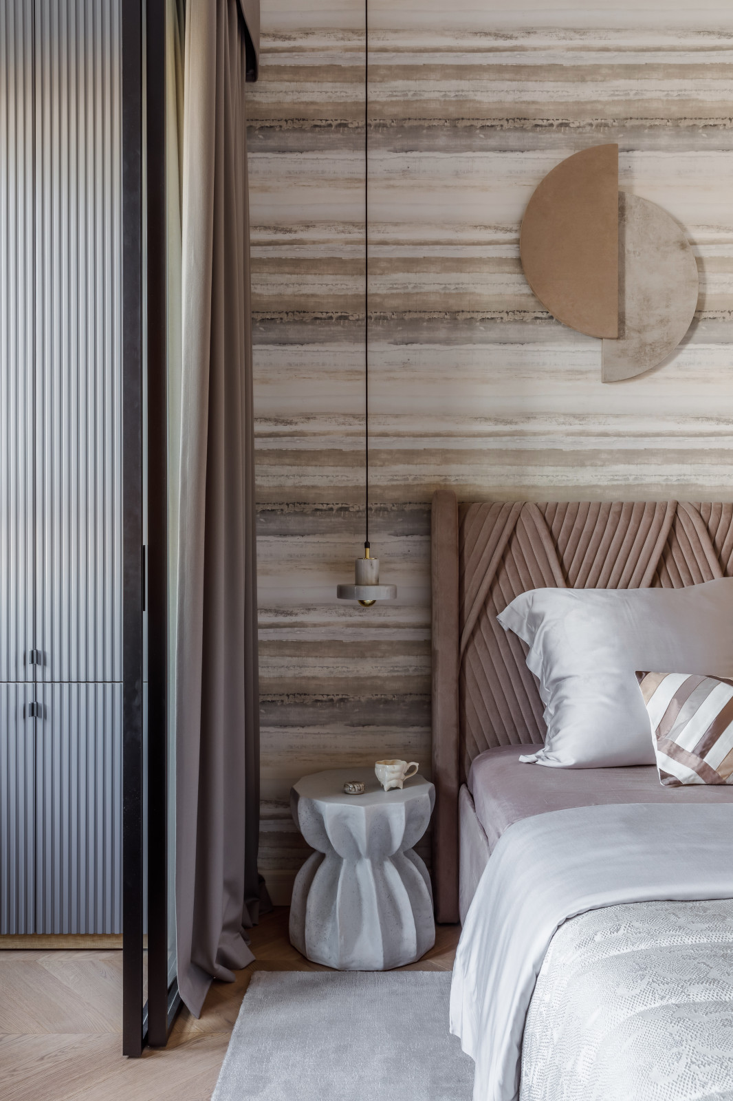 Дом с синими человечками