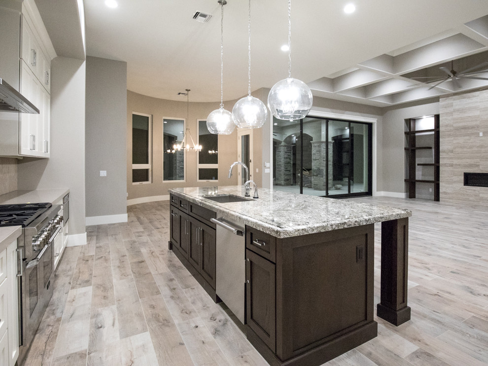 Home design - transitional home design idea in Phoenix