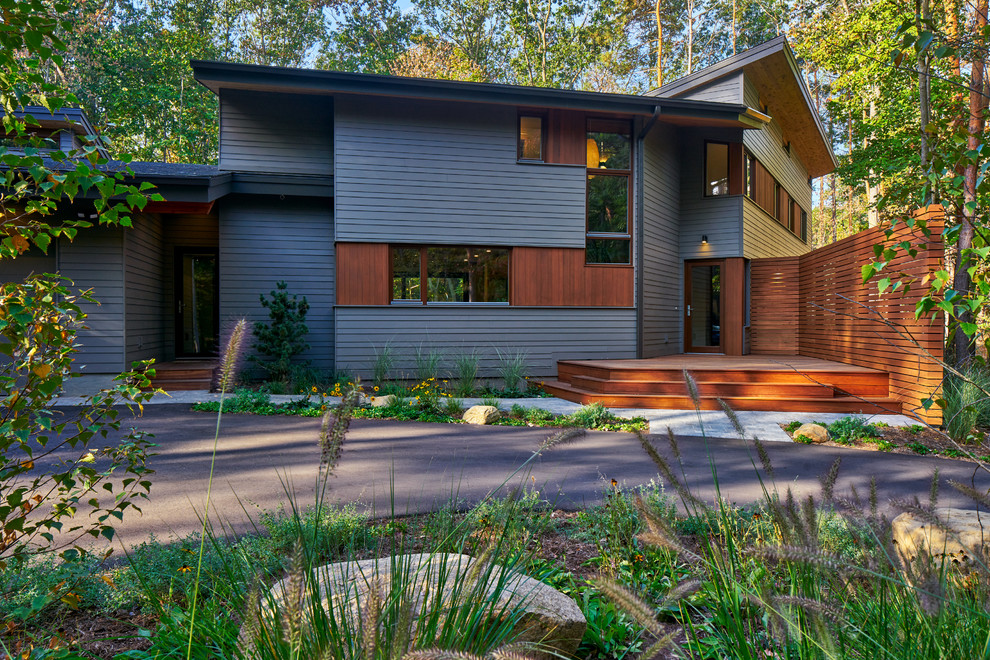 Contemporary home design in Grand Rapids.