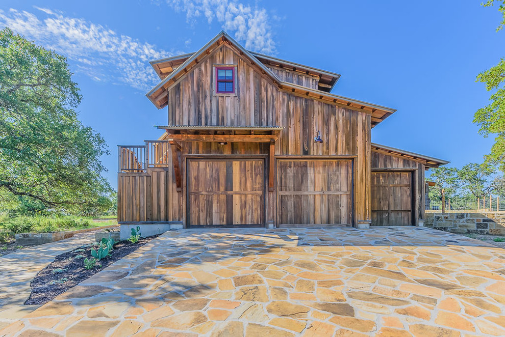 Inspiration for a rustic home design remodel in Austin