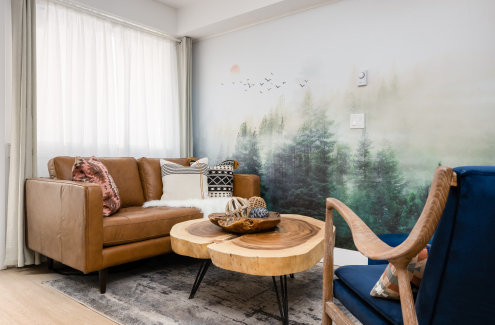 Foto de salón abierto nórdico pequeño con paredes blancas, suelo laminado, suelo beige, casetón y papel pintado