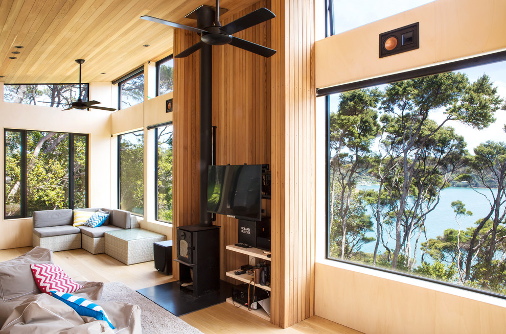 Photo of a contemporary living room in Auckland.