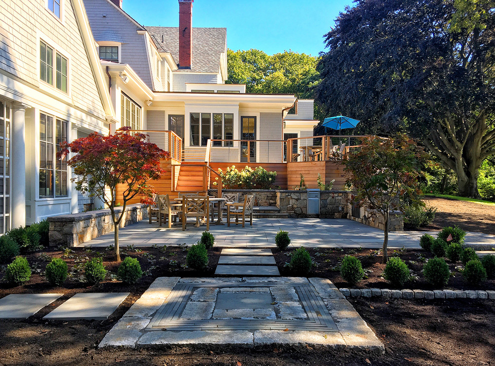 Home design - transitional home design idea in Boston