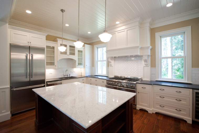 This is an example of a traditional kitchen in Charleston.