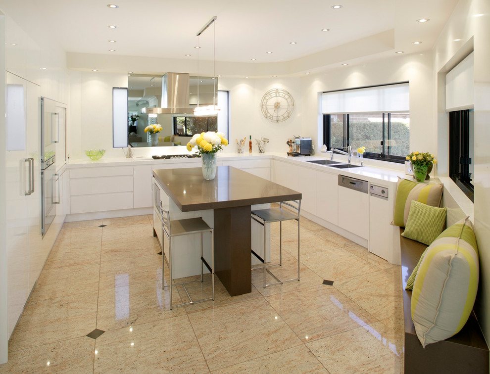 Design ideas for a contemporary kitchen in Sydney.